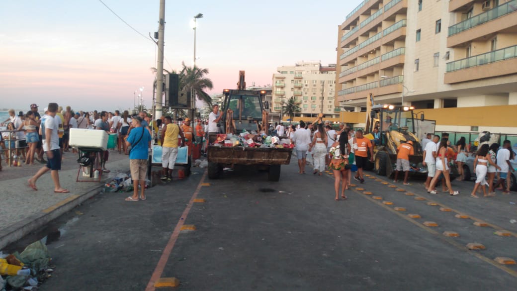 Balanço prévio indica cerca de 400 toneladas de lixo recolhidas nas praias após Réveillon