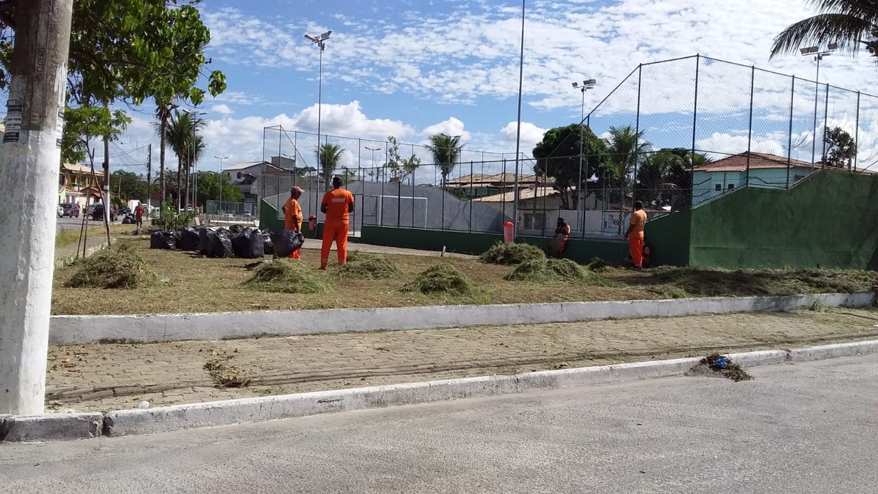 Comsercaf realiza limpeza em diversos bairros de Cabo Frio