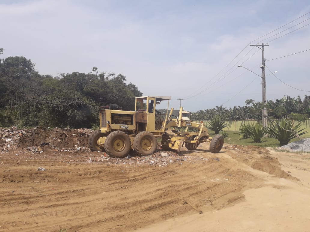 Prefeitura intensifica limpeza da cidade para o feriado (02)