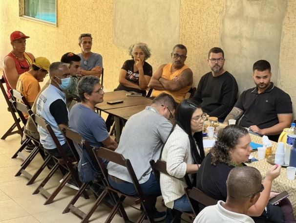 Reunião discute implantação do Programa Bandeira Azul na Praia do Pontal do Peró