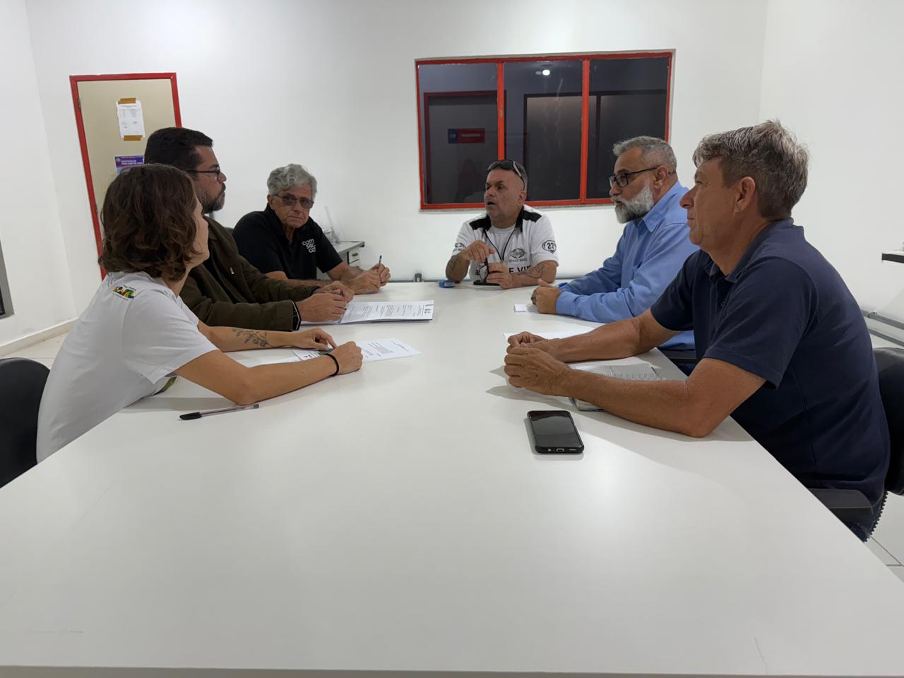 Comsercaf recebe reunião do Conselho Gestor da Bandeira Azul e define ações para temporada de verão em Cabo Frio