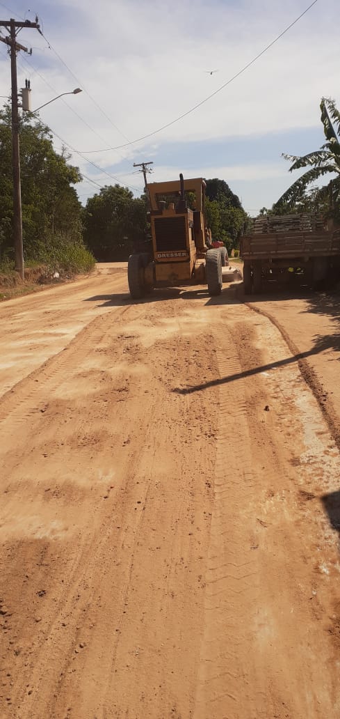 Prefeitura realiza nivelamento de ruas em Botafogo   