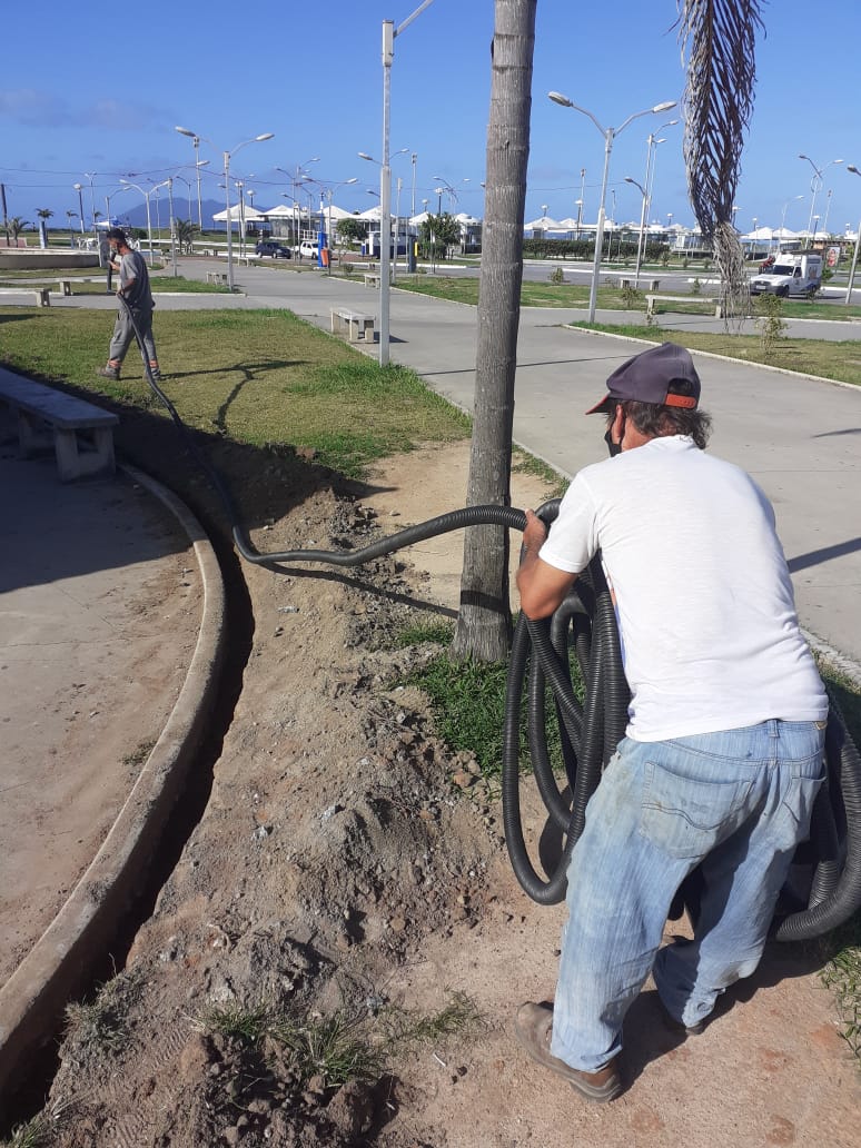 Prefeitura realiza obra da estrutura elétrica dos boxes da Praça da Cidadania