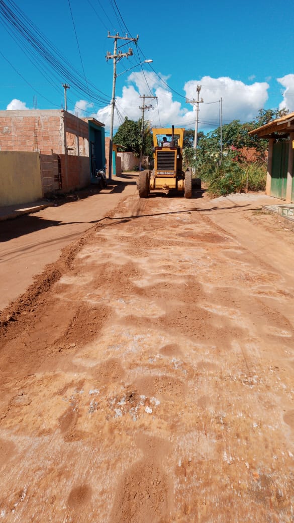 Prefeitura realiza nivelamento de ruas em Maria Joaquina