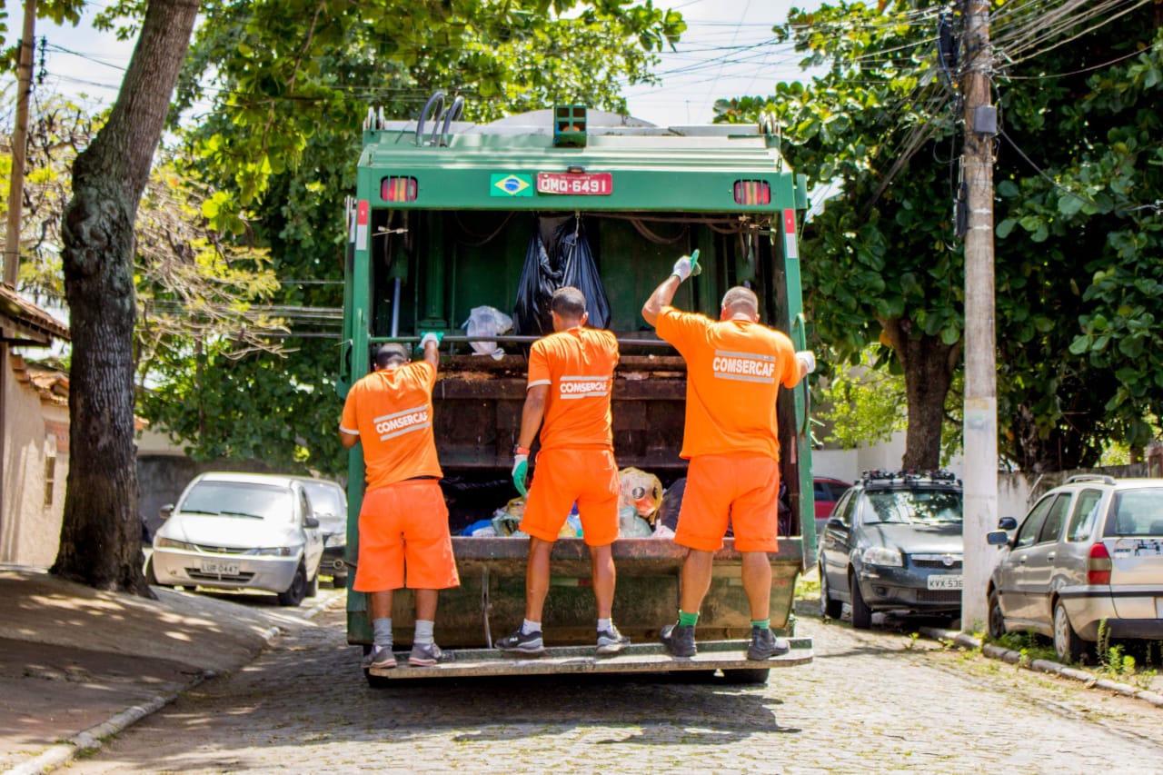 Comsercaf retoma coleta de resíduos domiciliares neste sábado (5)