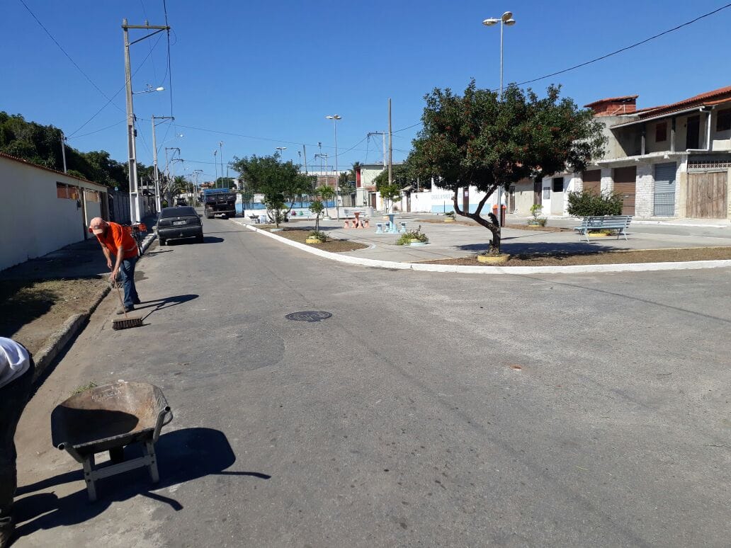 COMSERCAF intensifica os trabalhos durante o feriado prolongado para garantir a limpeza das ruas de Cabo Frio
