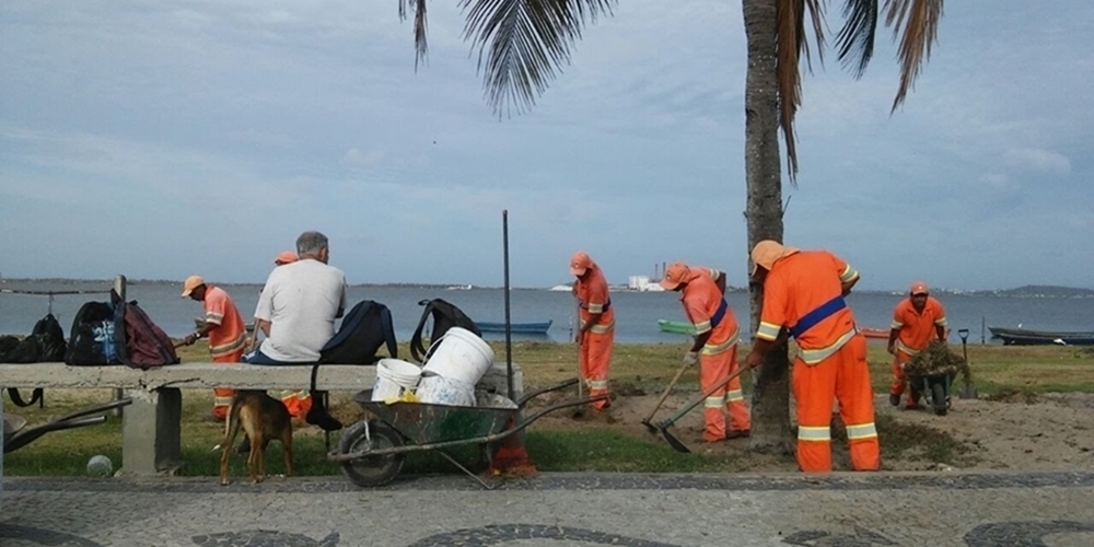 Limpeza das praias de Cabo Frio é executada diariamente pela Comsercaf