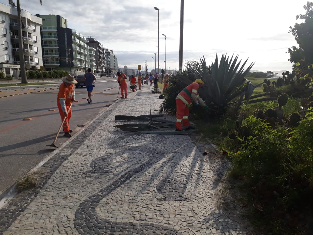 Comsercaf intensifica limpeza das praias para o feriado (12)