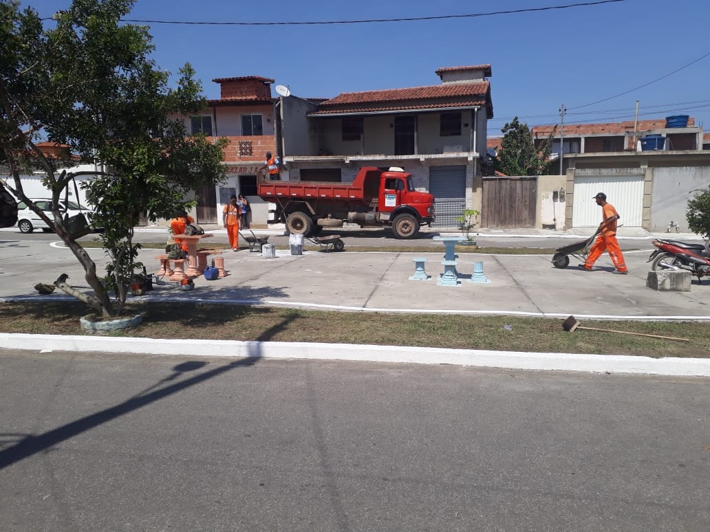 Mutirão de limpeza das praças da cidade a todo vapor