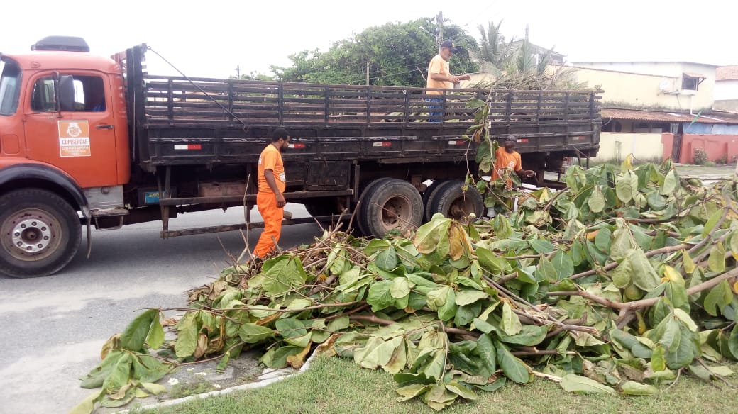 Prefeitura realiza mutirão de limpeza na Rodovia Amaral Peixoto