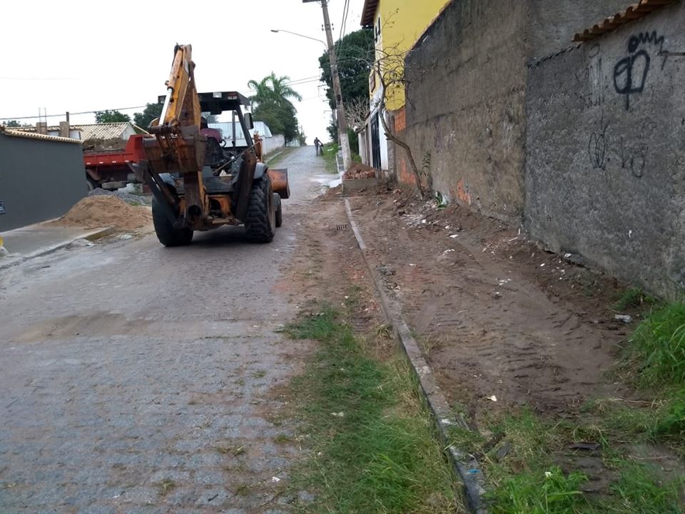 COMSERCAF inicia operação de limpeza no bairro Caminho de Búzios