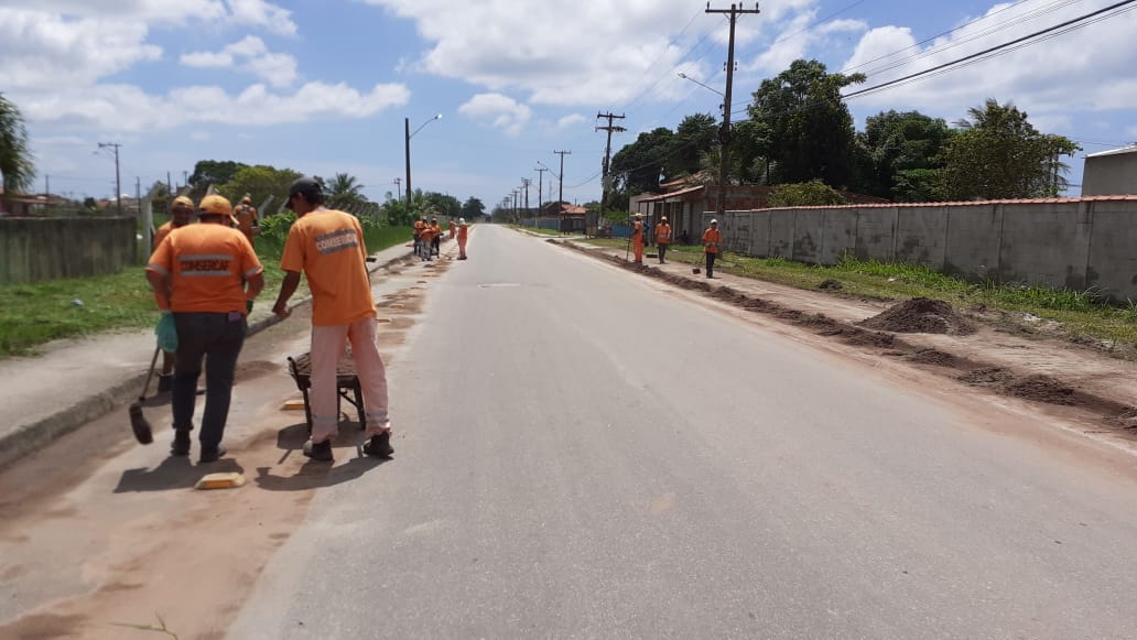 Prefeitura faz mutirão de limpeza na Rua das Pacas, em Tamoios