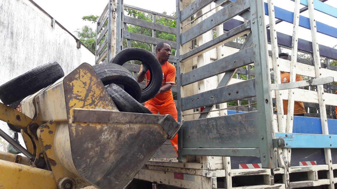 Comsercaf destina 10 toneladas de pneus para reutilização