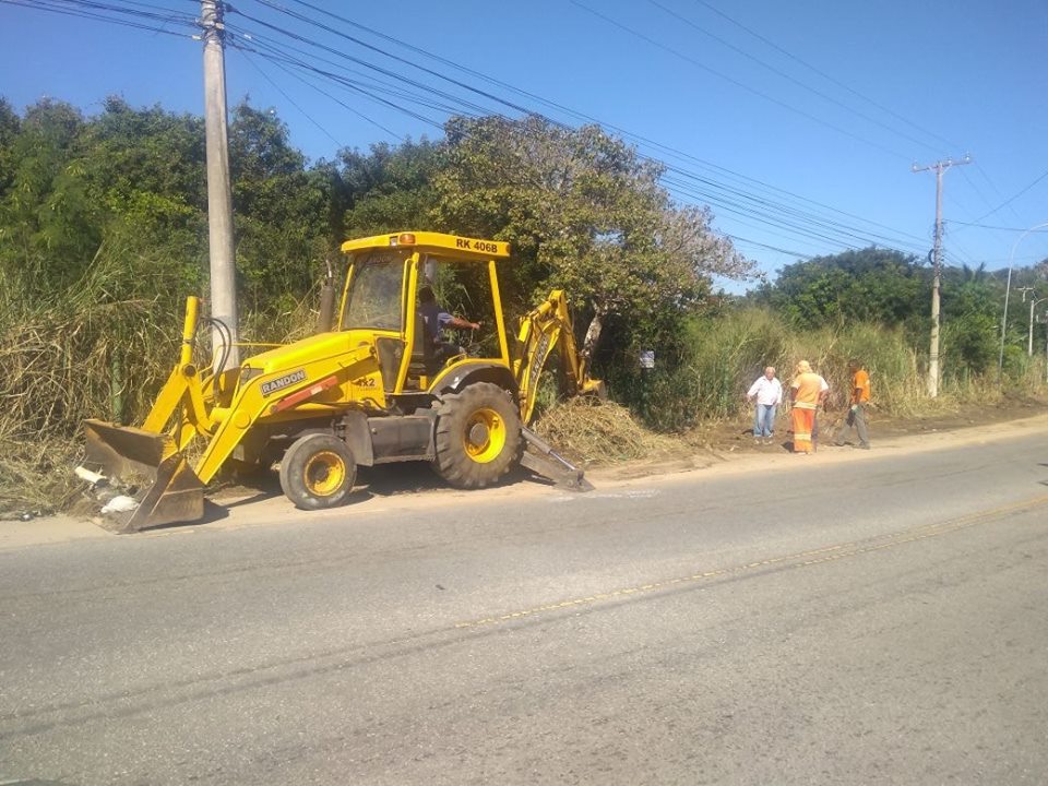 Ação de limpeza da Estrada do Guriri continua a todo vapor