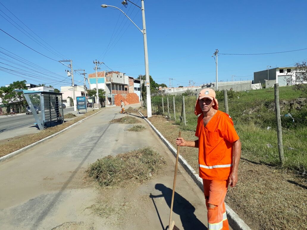 COMSERCAF realiza capina, roçagem e limpeza em geral em algumas rodovias da cidade nesta quinta-feira (17).