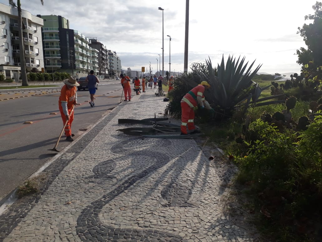 Comsercaf realiza manutenção e limpeza em diversos pontos da cidade