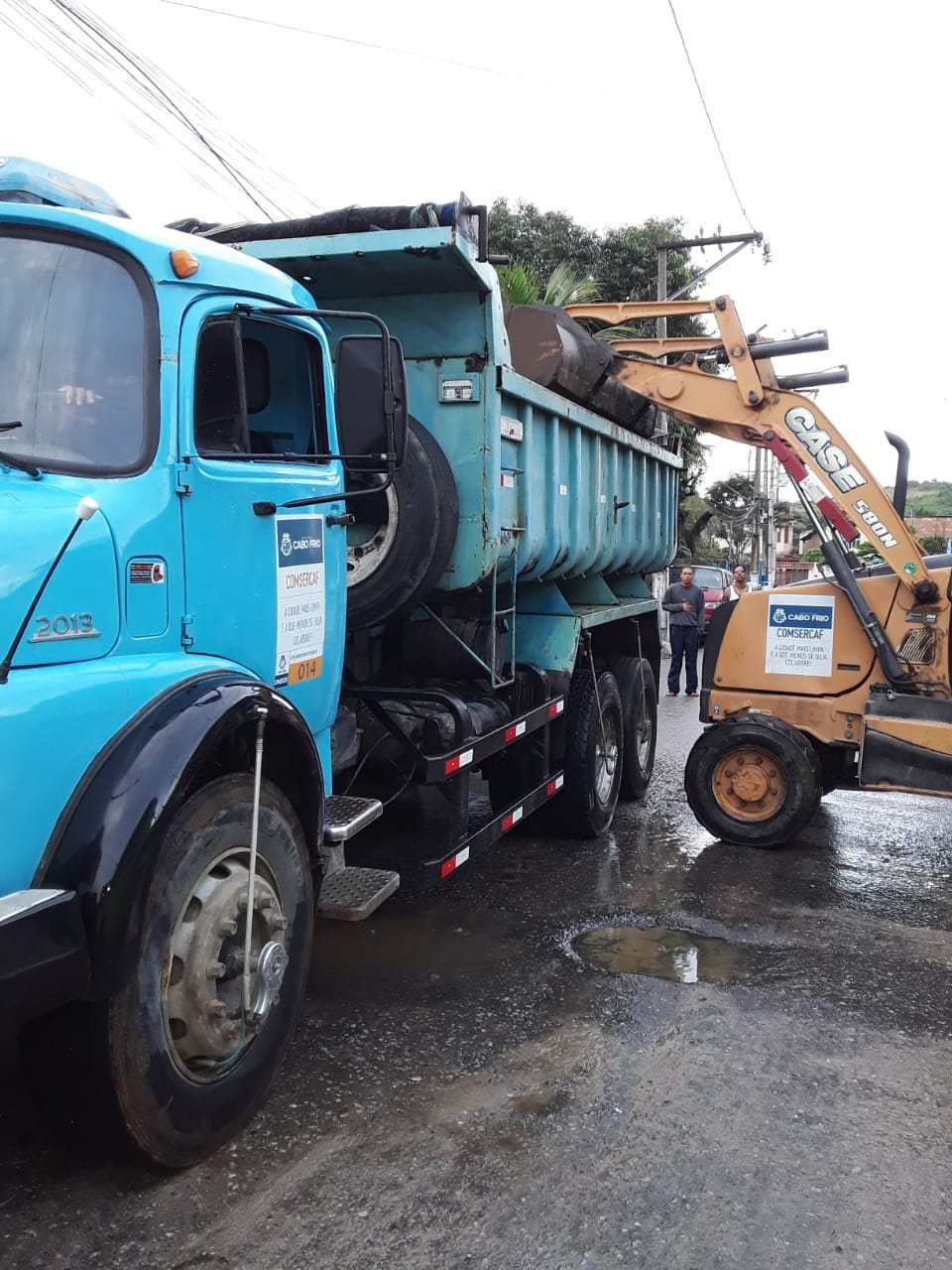 Prefeitura realiza contenção dos estragos causados pela chuva durante o sábado (18)