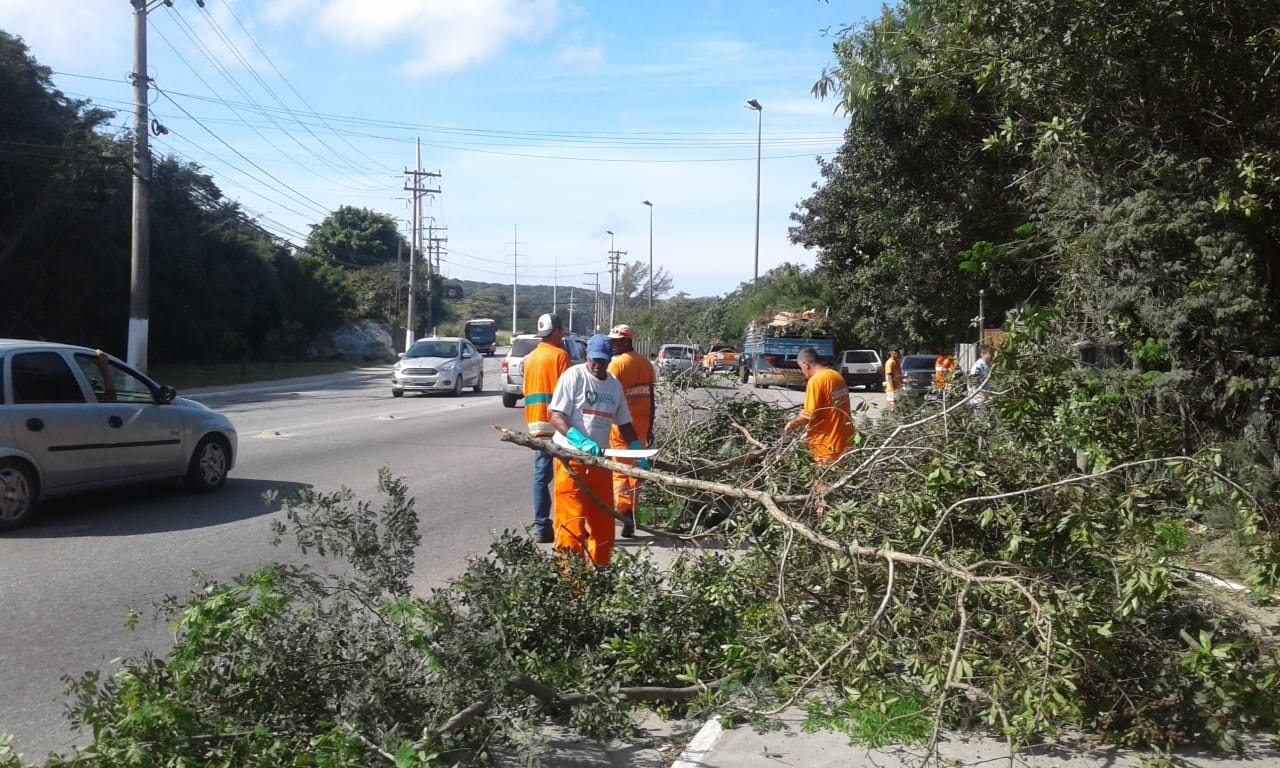 COMSERCAF realiza manutenção na Avenida Wilson Mendes