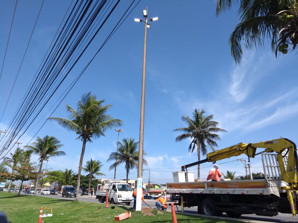 Comsercaf realiza manutenções na iluminação pública da Rodovia Amaral Peixoto