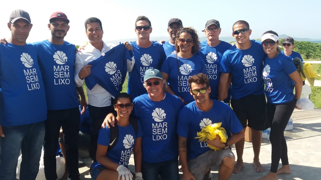 Comsercaf apoia açao de limpeza da Praia do Forte