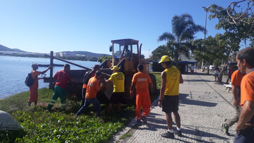 Prefeitura dá continuidade ao ordenamento na Praia das Palmeiras