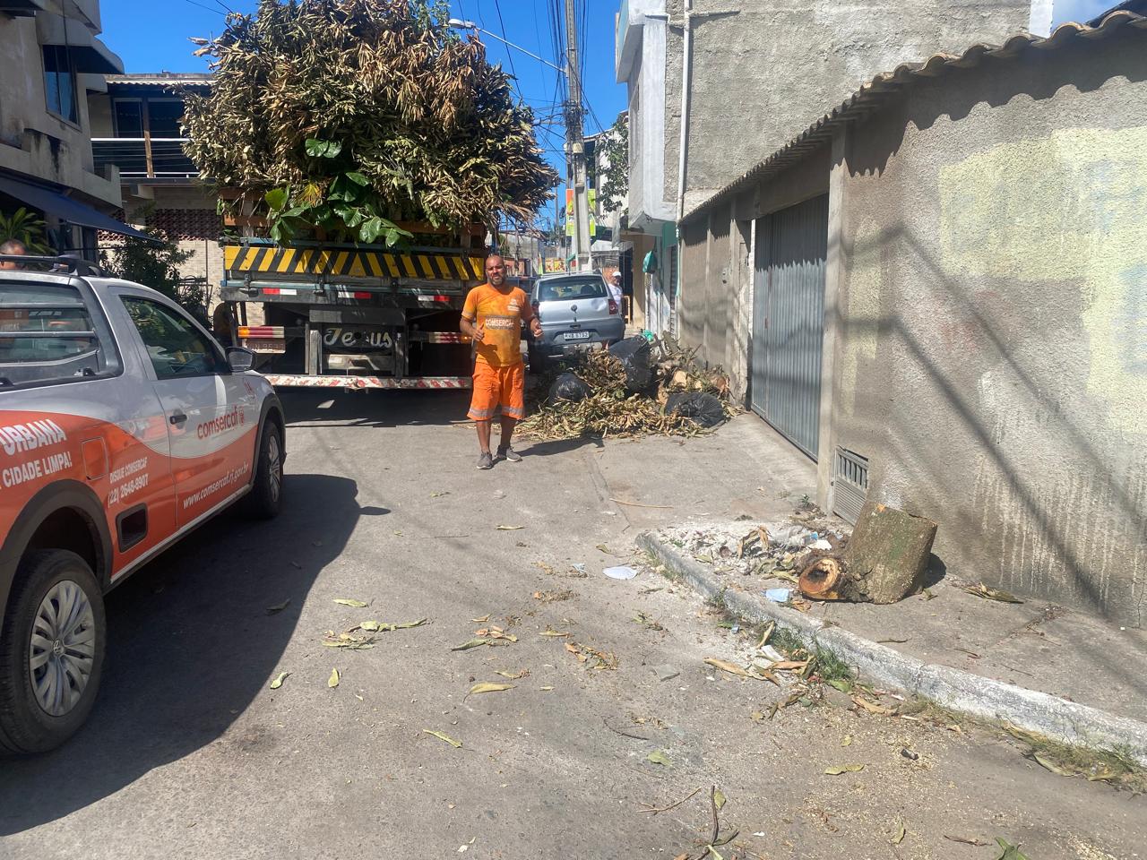 Mutirões de limpeza não param pelas ruas de Cabo Frio