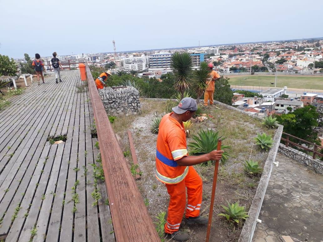 Mutirão de limpeza e início das obras no Morro da Guia