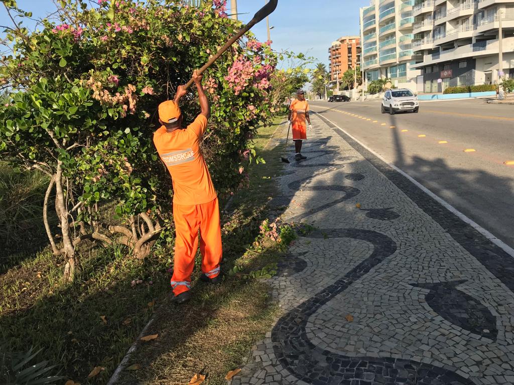 Comsercaf realiza limpeza em diversos bairros de Cabo Frio