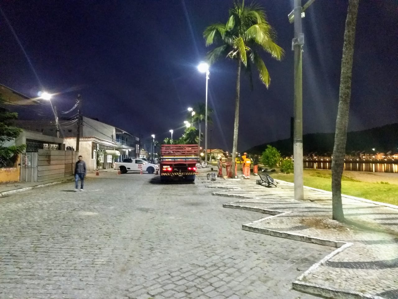 Prefeitura inicia mutirão de limpeza do Boulevard Canal