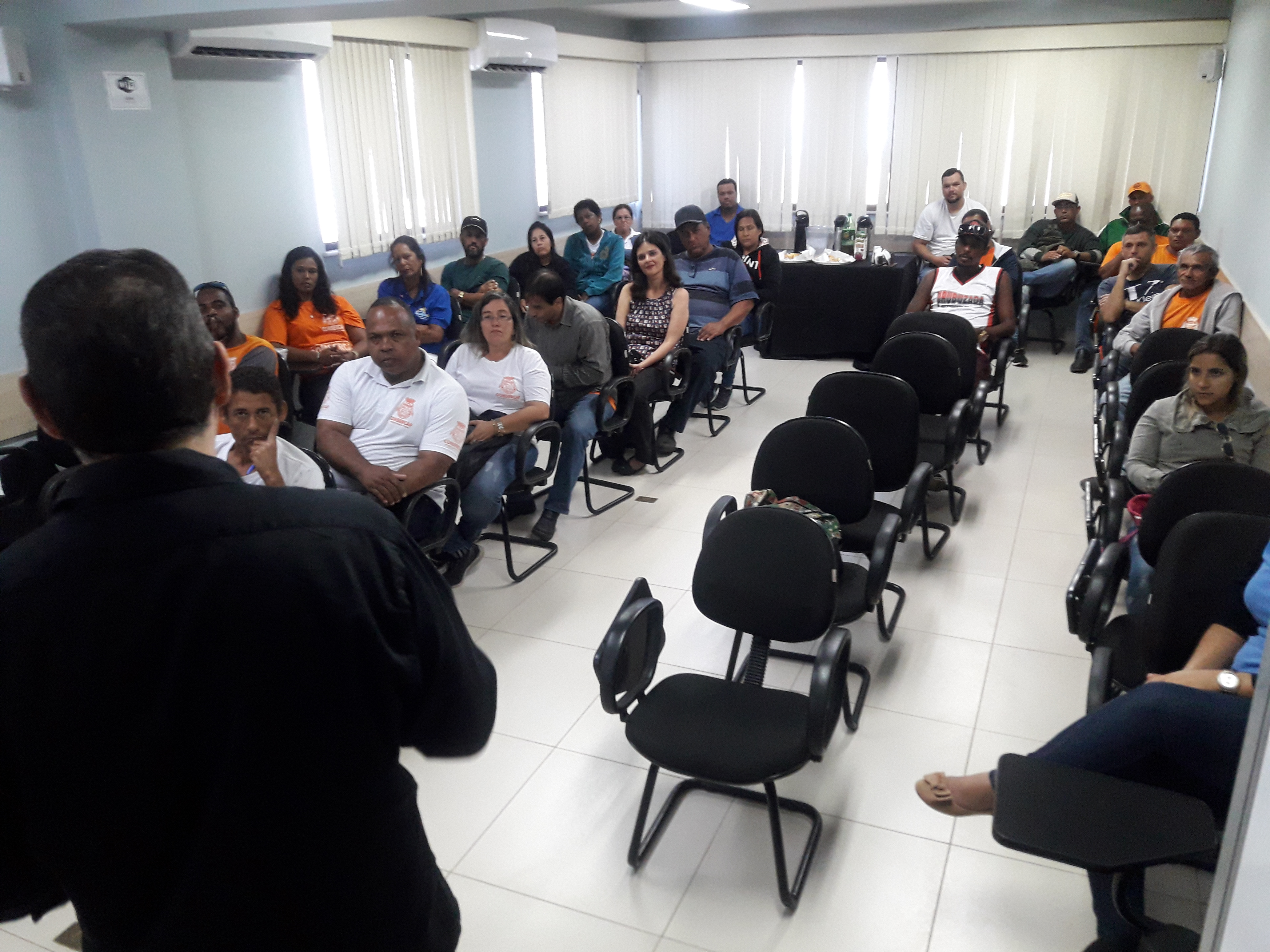 Funcionários da Comsercaf participam de palestra na Prolagos
