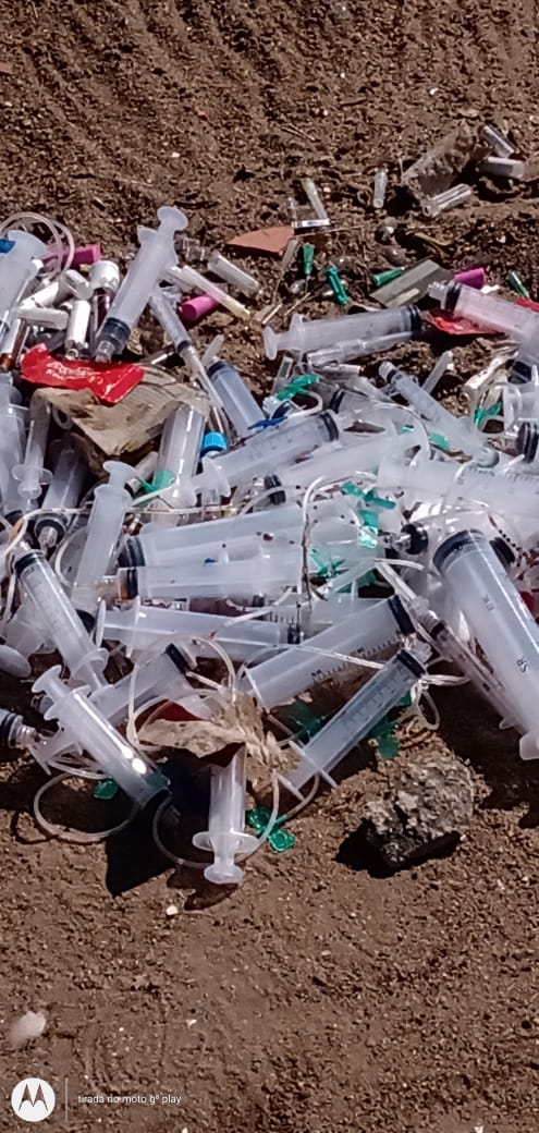 Comsercaf encontra lixo hospitalar descartado de forma irregular em Tamoios
